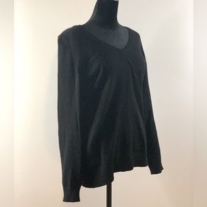 ✨⏱️Ends 4/1/24⏱️✨ Black LL Bean Classic Cashmere V-Neck Sweater